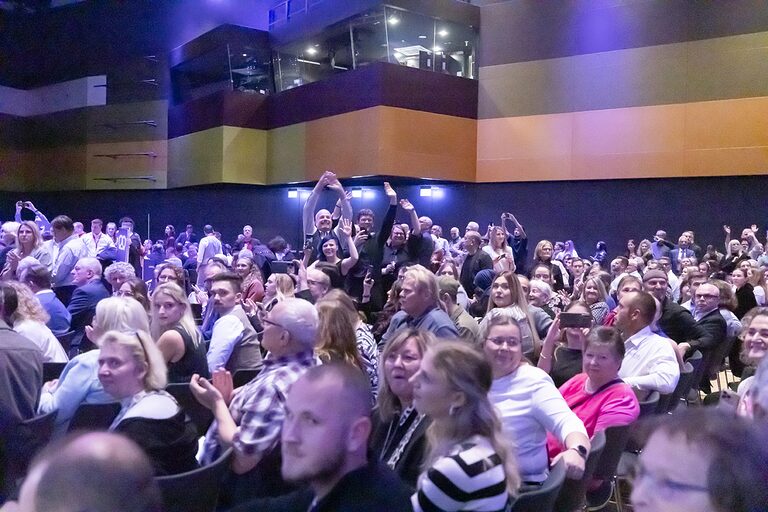 Beste Stimmung im Saal herrschte auch bei den vielen Begleitpersonen der Meisterinnen und Meister.